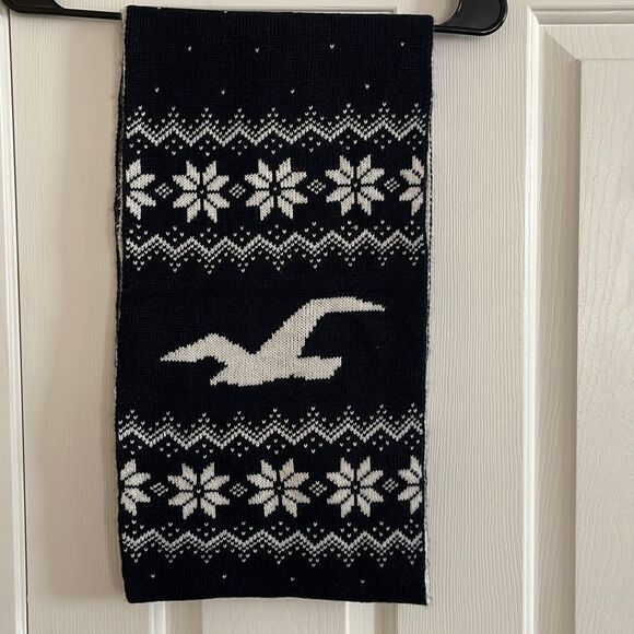 Hollister Betty’s Warm Dark Blue/White Scarf - Picture 1 of 8